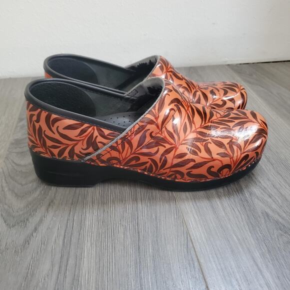 Dansko Professional Clogs Womens Size 11 EU 42 Orange Black Floral Patent Nurse - Picture 2 of 10